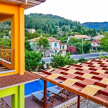 וילה Eclectic With Pool And Stunning Views Asprogerakata