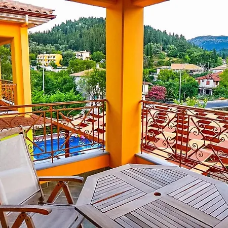 וילה Eclectic With Pool And Stunning Views Asprogerakata