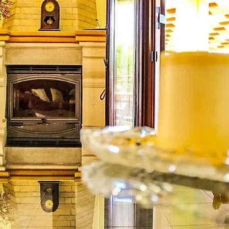 Eclectic With Pool And Stunning Views וילה