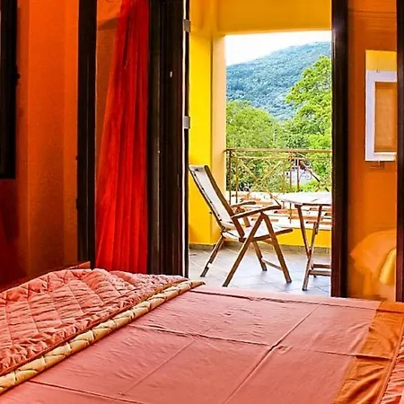 Eclectic With Pool And Stunning Views * Asprogerakata